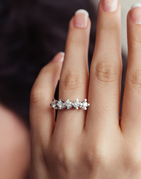 0.82 KARAT BEŞTAŞ PIRLANTA YÜZÜK