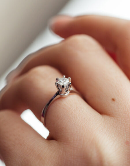 0.28 KARAT TEKTAŞ PIRLANTA YÜZÜK