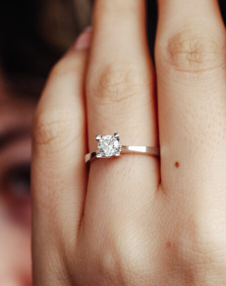 0.53 KARAT TEKTAŞ PIRLANTA YÜZÜK