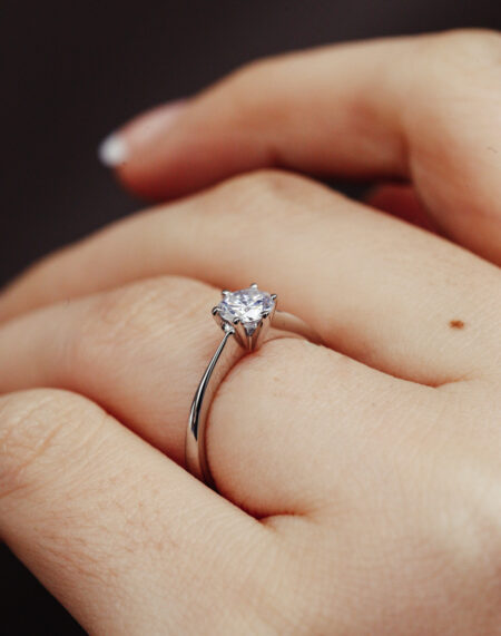 0.54 KARAT TEKTAŞ PIRLANTA YÜZÜK