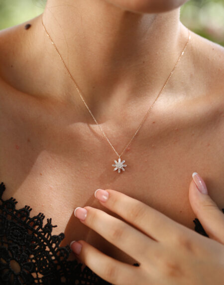 BAGET TAŞLI ÇİÇEK KOLYE