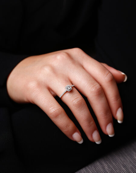 BAGET TAŞLI PIRLANTA YÜZÜK