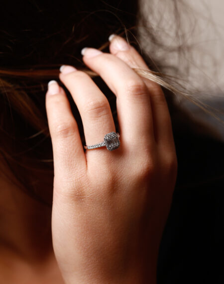 BAGET TAŞLI PIRLANTA YÜZÜK