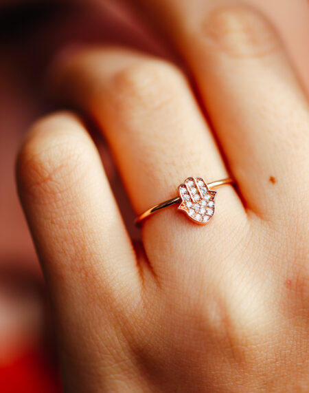 FATMA'NIN ELİ YÜZÜK