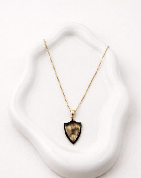 SİYAH TAŞLI KALKAN KOLYE